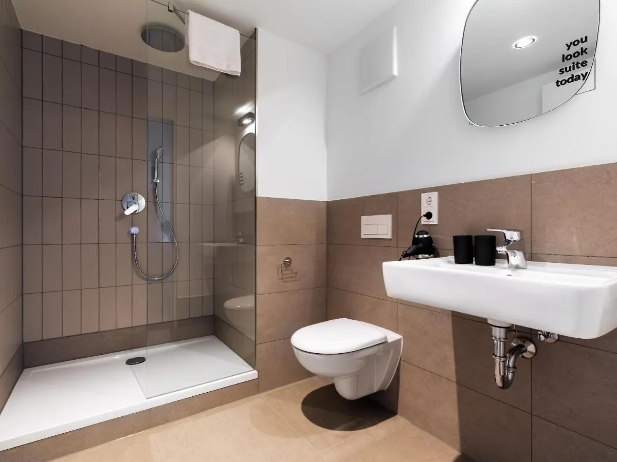 Limehome Muenchen ميونيخ